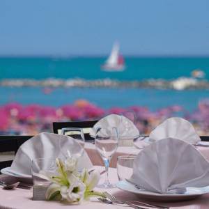 Hotel con ristorante sul mare